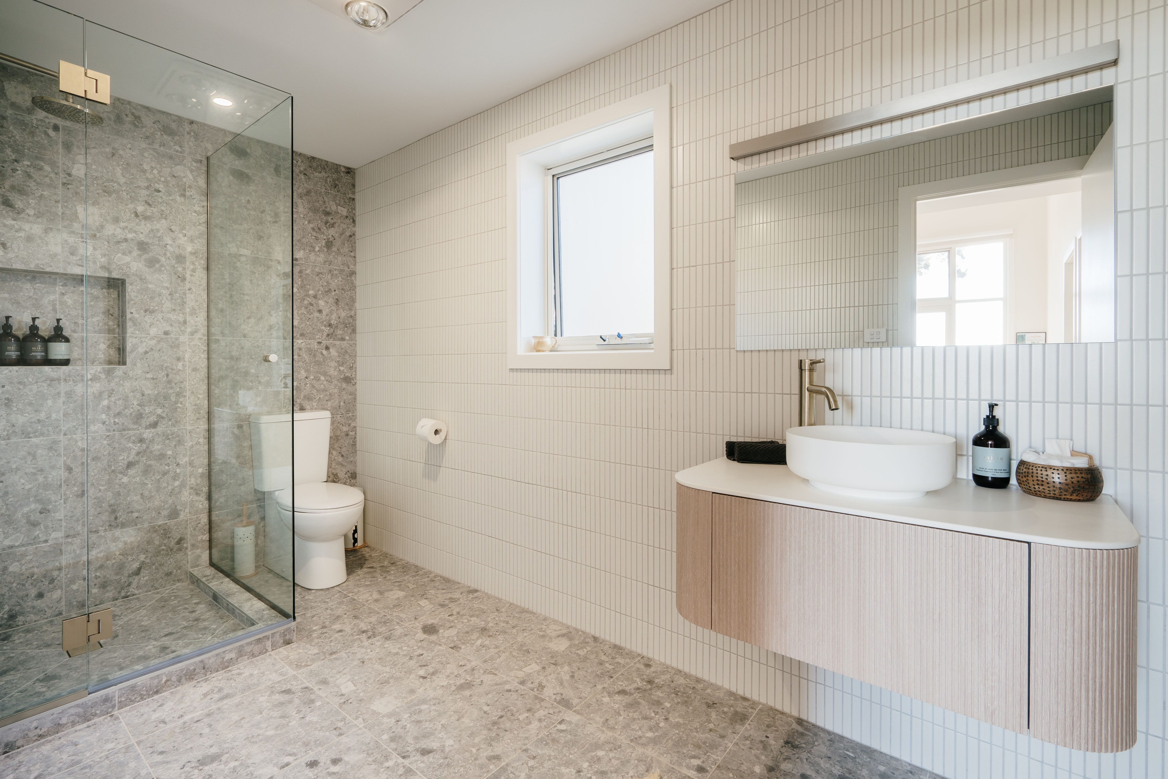 Bathroom at Springfield Deer Farm accommodation